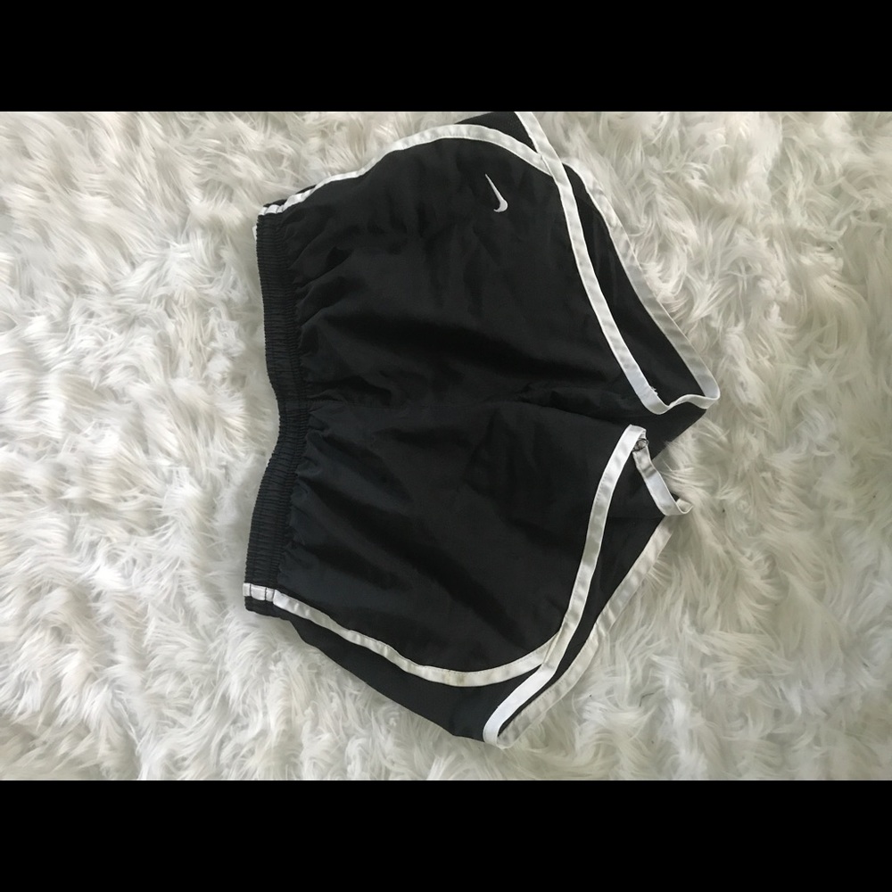 Black nike short